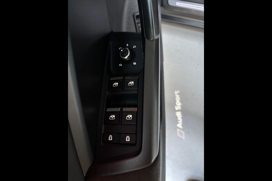 Audi RSQ3 Sportback Automaat 2.5 TFSI 400PK Quattro Daytona Grey, Black Pakket, Alcantara/Half Leder, Schuifdak, 21inch, Trekhaak