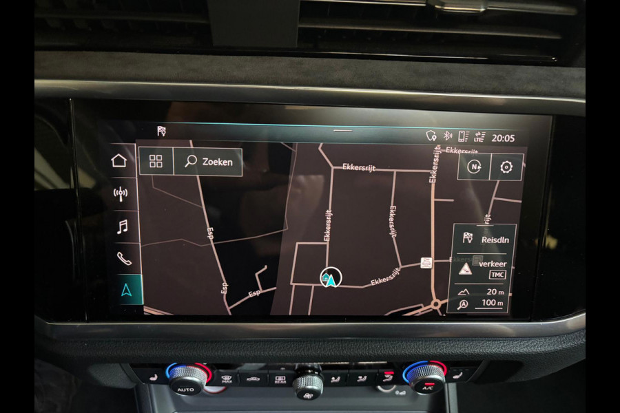 Audi RSQ3 Sportback Automaat 2.5 TFSI 400PK Quattro Daytona Grey, Black Pakket, Alcantara/Half Leder, Schuifdak, 21inch, Trekhaak