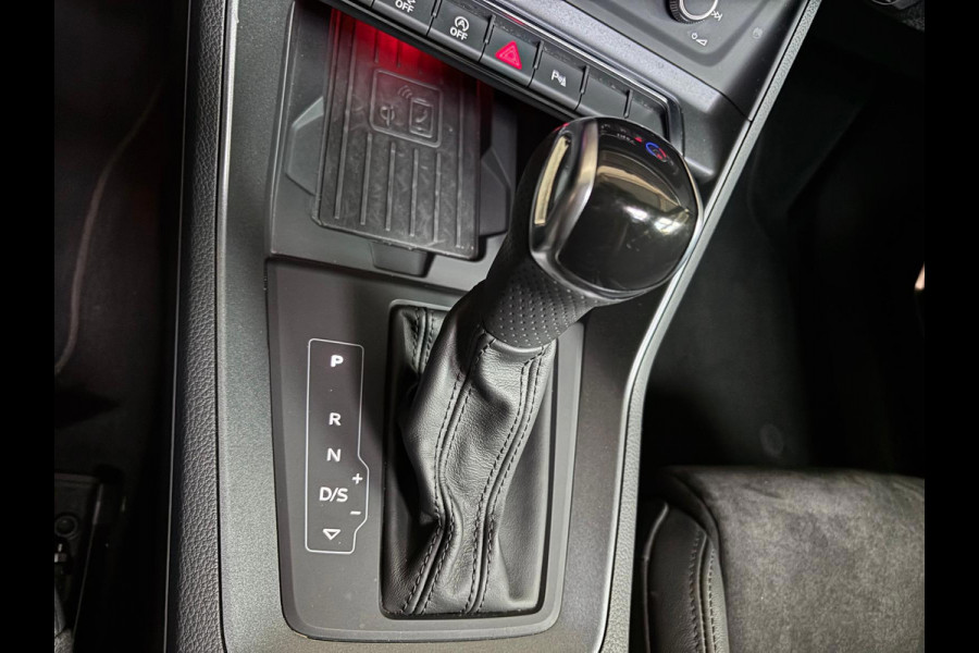Audi RSQ3 Sportback Automaat 2.5 TFSI 400PK Quattro Daytona Grey, Black Pakket, Alcantara/Half Leder, Schuifdak, 21inch, Trekhaak