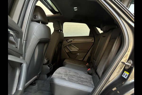 Audi RSQ3 Sportback Automaat 2.5 TFSI 400PK Quattro Daytona Grey, Black Pakket, Alcantara/Half Leder, Schuifdak, 21inch, Trekhaak