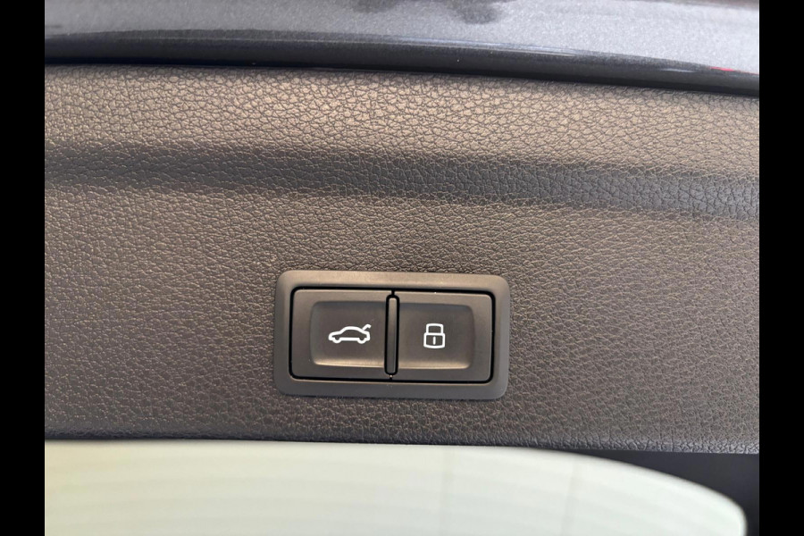 Audi RSQ3 Sportback Automaat 2.5 TFSI 400PK Quattro Daytona Grey, Black Pakket, Alcantara/Half Leder, Schuifdak, 21inch, Trekhaak