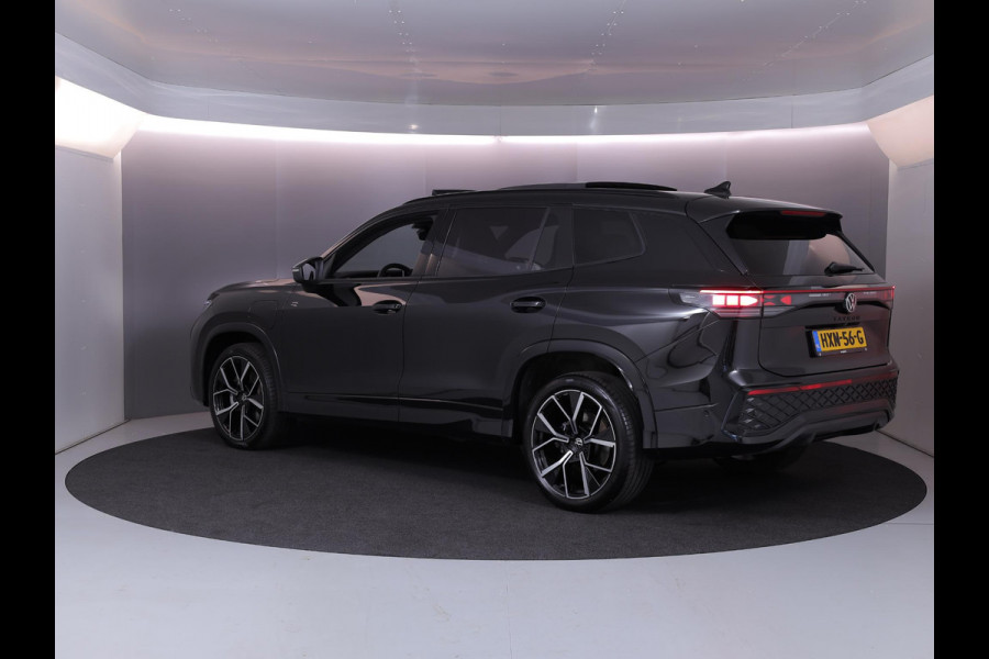 Volkswagen Tayron 1.5 eHybrid R-Line Edition 204 pk Automaat (DSG) | Verlengde garantie | Navigatie | Panoramadak | Trekhaak (wegklapbaar) | Parkeersensoren (Park assist) | Achteruitrijcamera | Black Style pakket | R-Line |