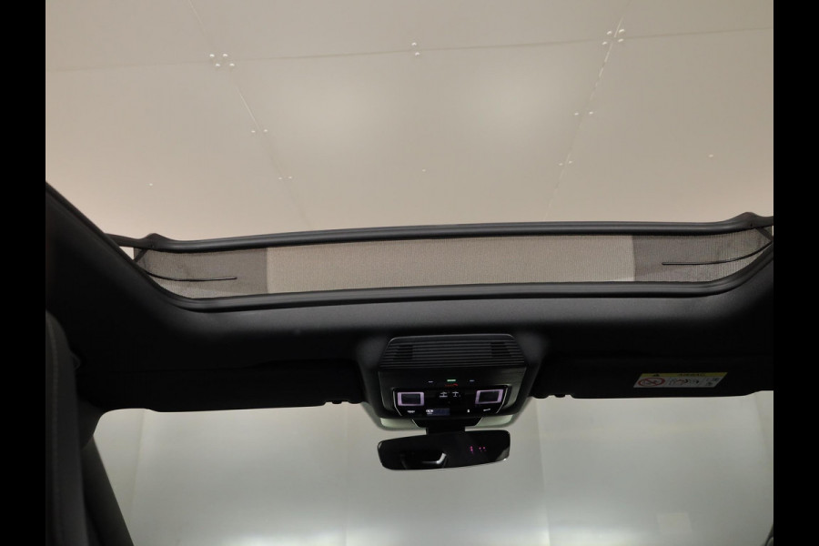 Volkswagen Tayron 1.5 eHybrid R-Line Edition 204 pk Automaat (DSG) | Verlengde garantie | Navigatie | Panoramadak | Trekhaak (wegklapbaar) | Parkeersensoren (Park assist) | Achteruitrijcamera | Black Style pakket | R-Line |