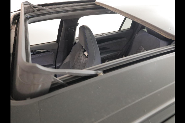 Volkswagen Tayron 1.5 eHybrid R-Line Edition 204 pk Automaat (DSG) | Verlengde garantie | Navigatie | Panoramadak | Trekhaak (wegklapbaar) | Parkeersensoren (Park assist) | Achteruitrijcamera | Black Style pakket | R-Line |