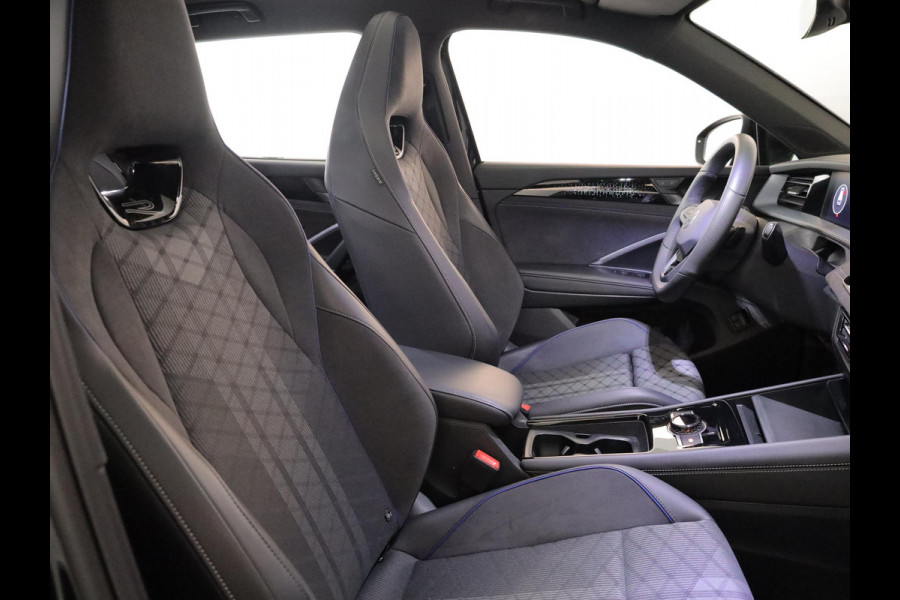 Volkswagen Tayron 1.5 eHybrid R-Line Edition 204 pk Automaat (DSG) | Verlengde garantie | Navigatie | Panoramadak | Trekhaak (wegklapbaar) | Parkeersensoren (Park assist) | Achteruitrijcamera | Black Style pakket | R-Line |