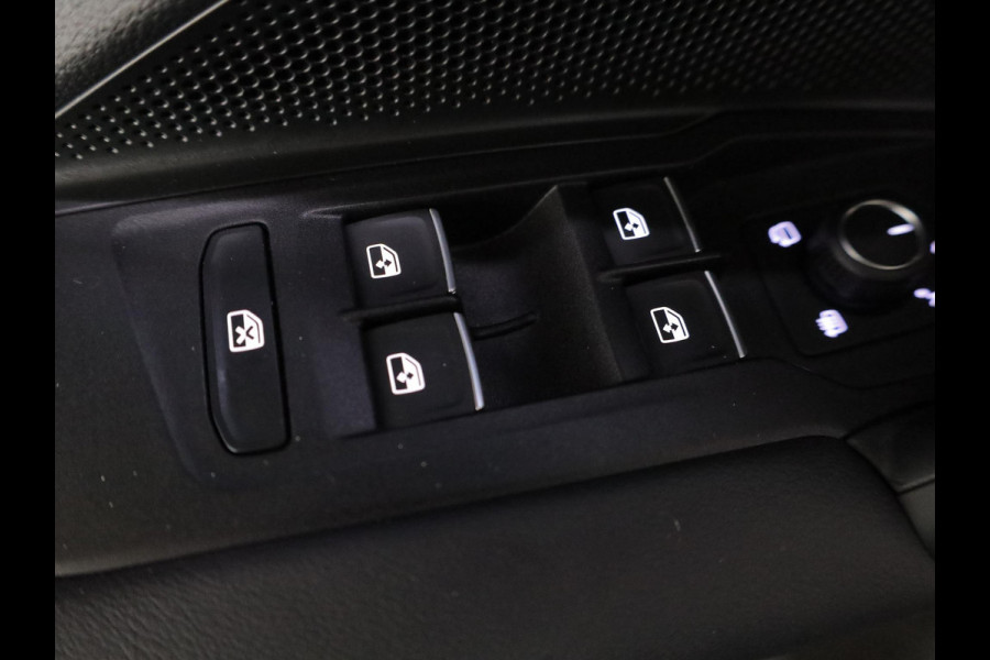 Volkswagen Tayron 1.5 eHybrid R-Line Edition 204 pk Automaat (DSG) | Verlengde garantie | Navigatie | Panoramadak | Trekhaak (wegklapbaar) | Parkeersensoren (Park assist) | Achteruitrijcamera | Black Style pakket | R-Line |