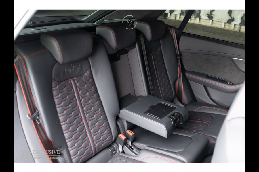 Audi RSQ8 4.0 TFSI Quattro 700PK URBAN|FULL CARBON|23" Vossen|Ceramic|RS Dynamic|B&O 3D Advanced||ACC|Uitlaatsysteem|Keyless|Softclose|Standkachel|360°
