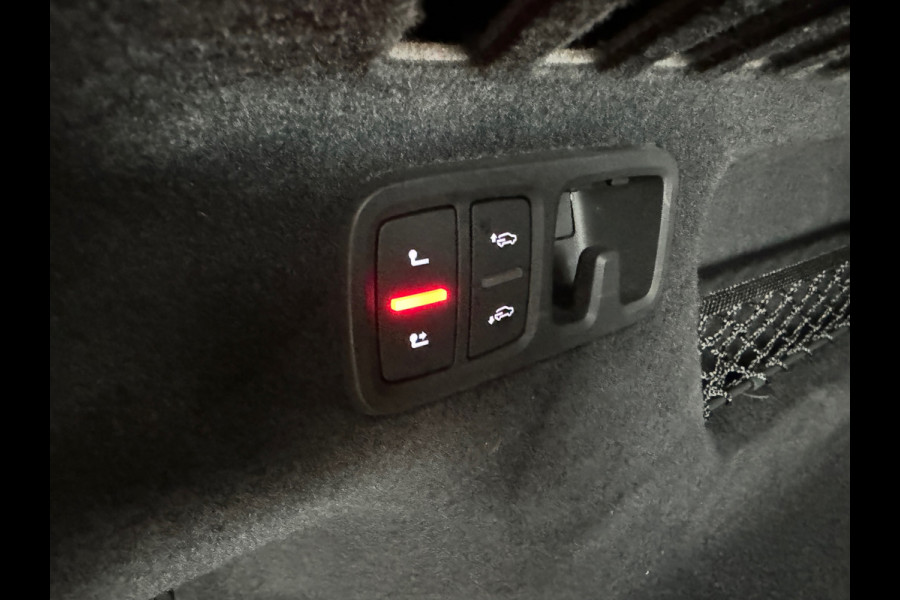 Audi RSQ8 4.0 TFSI quattro Pano|Ceramic|HuD|B&O|Trekh|Massage