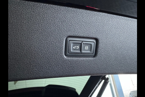 Audi RSQ8 4.0 TFSI quattro Pano|Ceramic|HuD|B&O|Trekh|Massage
