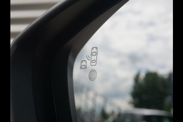 Peugeot e-2008 EV GT Avantage 54 kWh Leder Alcantara