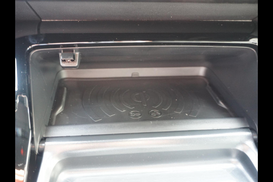 Peugeot e-2008 EV GT Avantage 54 kWh Leder Alcantara
