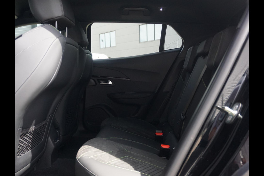 Peugeot e-2008 EV GT Avantage 54 kWh Leder Alcantara
