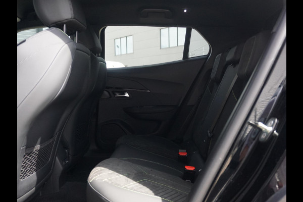 Peugeot e-2008 EV GT Avantage 54 kWh Leder Alcantara