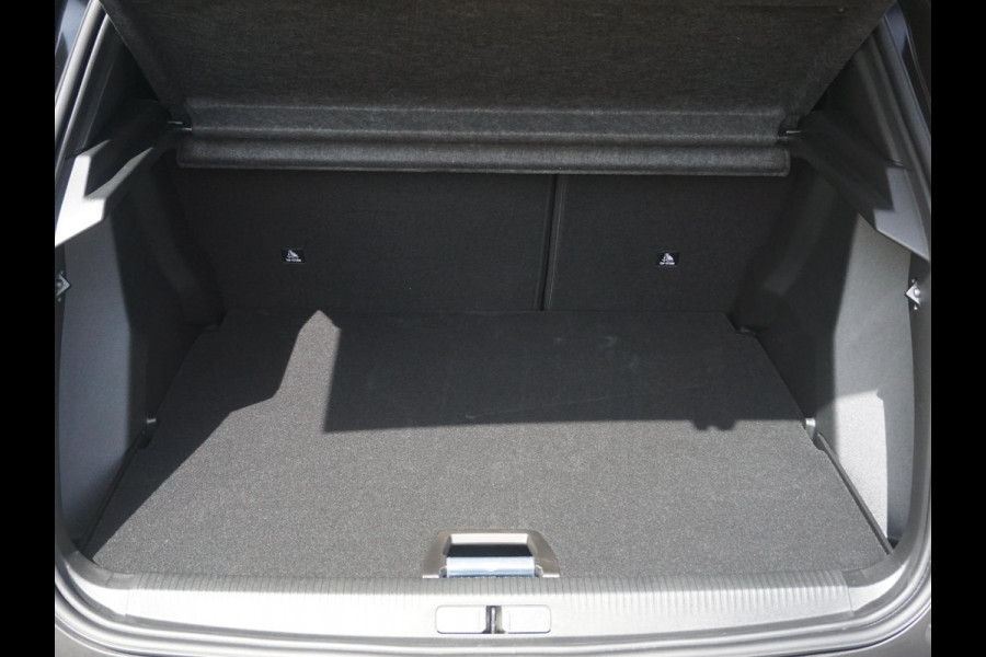 Peugeot e-2008 EV GT Avantage 54 kWh Leder Alcantara