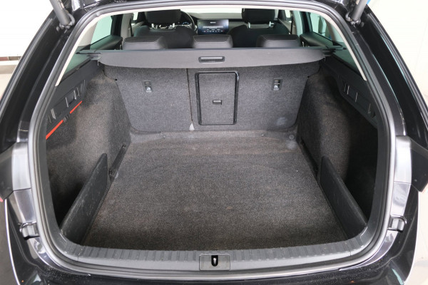 Škoda Octavia Combi 1.0 e-TSI Business Edition Automaat - N.A.P. Airco, Cruise, Navi, Camera, PDC, Trekhaak.
