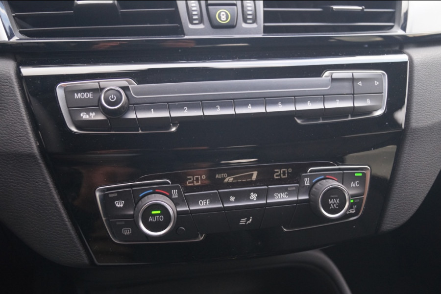 BMW X1 xDrive25e Executive -NAVI-ECC-HUD-CAM-PDC-