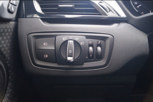 BMW X1 xDrive25e Executive -NAVI-ECC-HUD-CAM-PDC-