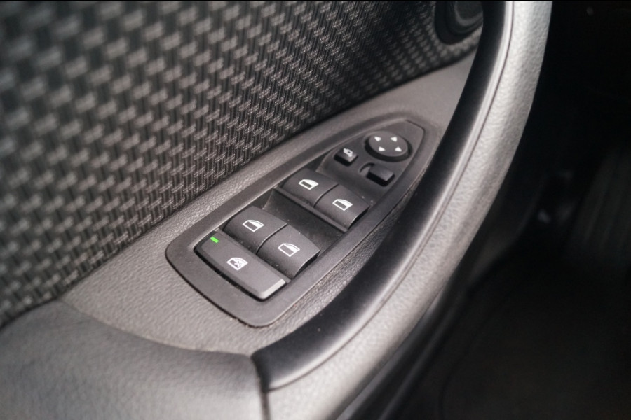 BMW X1 xDrive25e Executive -NAVI-ECC-HUD-CAM-PDC-