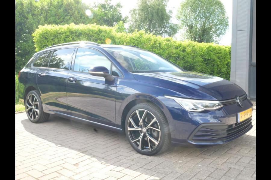 Volkswagen Golf Variant 1.0 TSI Life Business 110 PK | Adaptieve Cruise | Trekhaak | CarPlay | Stoelverwarming | Elektr. Stoel | Camera |