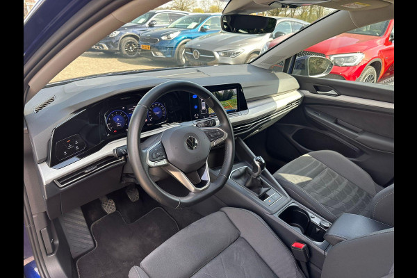 Volkswagen Golf Variant 1.0 TSI Life Business 110 PK | Adaptieve Cruise | Trekhaak | CarPlay | Stoelverwarming | Elektr. Stoel | Camera |