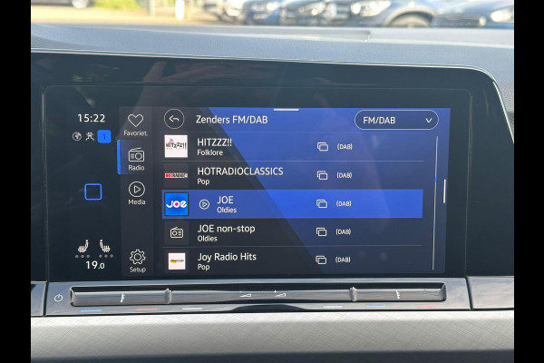 Volkswagen Golf Variant 1.0 TSI Life Business 110 PK | Adaptieve Cruise | Trekhaak | CarPlay | Stoelverwarming | Elektr. Stoel | Camera |