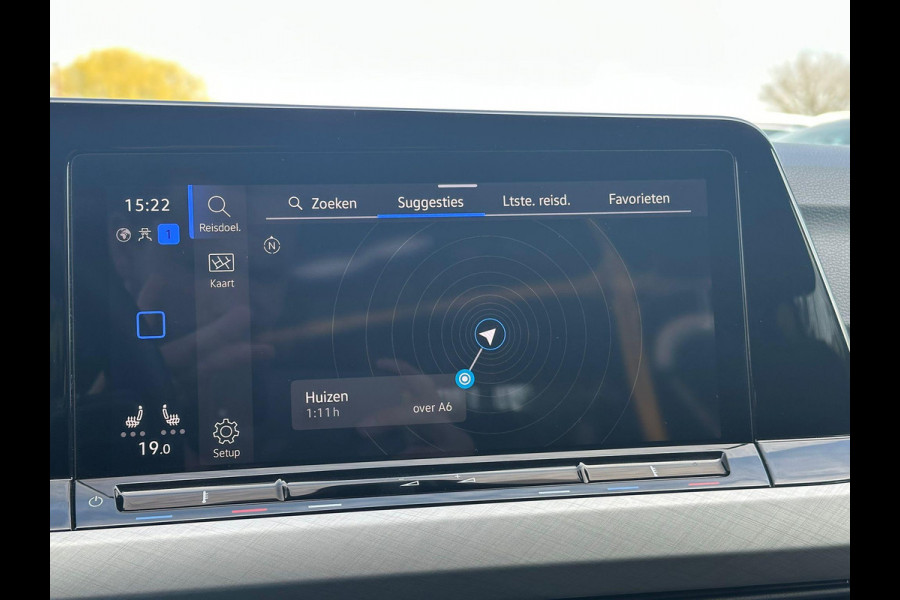 Volkswagen Golf Variant 1.0 TSI Life Business 110 PK | Adaptieve Cruise | Trekhaak | CarPlay | Stoelverwarming | Elektr. Stoel | Camera |