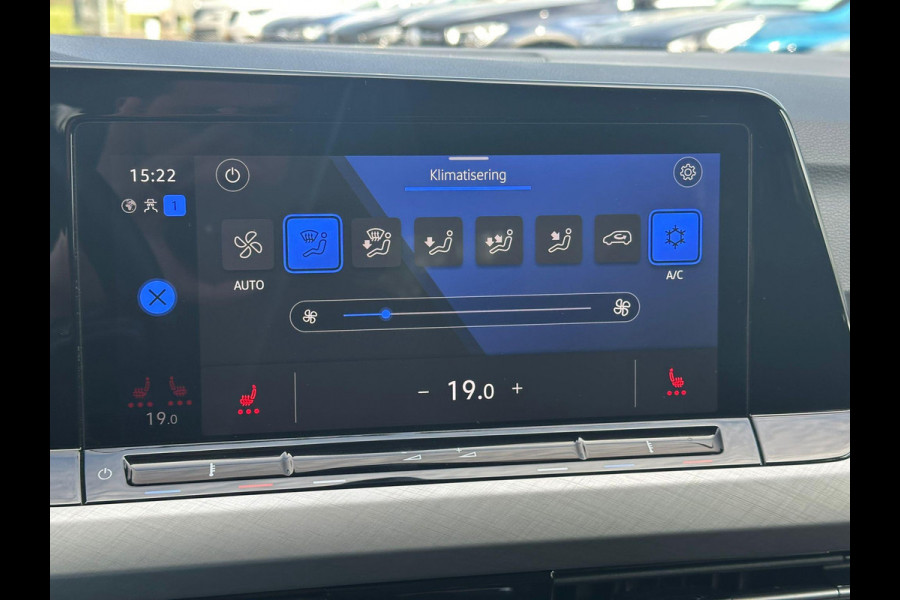 Volkswagen Golf Variant 1.0 TSI Life Business 110 PK | Adaptieve Cruise | Trekhaak | CarPlay | Stoelverwarming | Elektr. Stoel | Camera |
