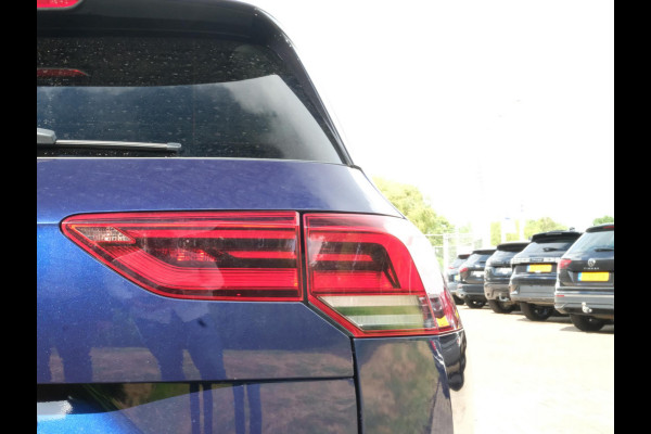 Volkswagen Golf Variant 1.0 TSI Life Business 110 PK | Adaptieve Cruise | Trekhaak | CarPlay | Stoelverwarming | Elektr. Stoel | Camera |