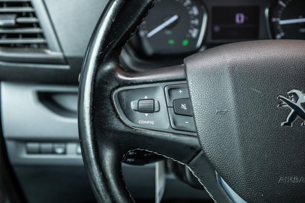 Peugeot Expert 2.0 BlueHDI Long DC | Dubbel cabine | Navigatie | Camera | CarPlay | Climate control | Trekhaak | Dodehoek detector | Nieuwe APK