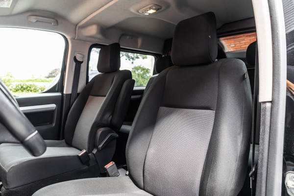 Peugeot Expert 2.0 BlueHDI Long DC | Dubbel cabine | Navigatie | Camera | CarPlay | Climate control | Trekhaak | Dodehoek detector | Nieuwe APK