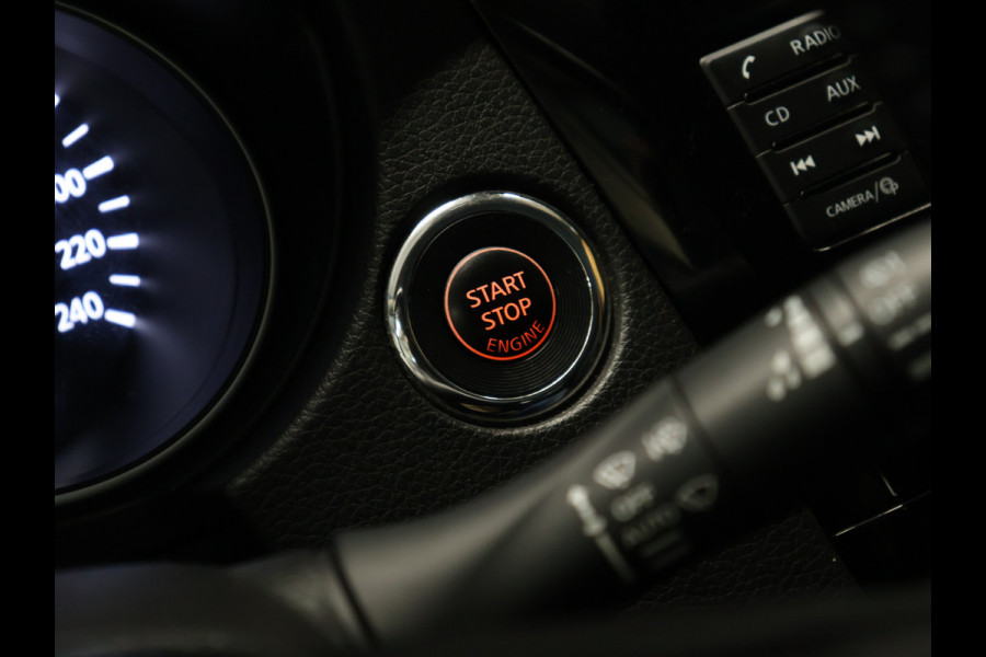 Nissan QASHQAI 1.2 Tekna [TREKHAAK, 360° CAMERA, PDC, CRUISE, STOELVERWARMING, ELEKTRISCH VERSTELBARE STOELEN, BLUETOOTH, LANE ASSIST, NAVIGATIE, NIEUWSTAAT]