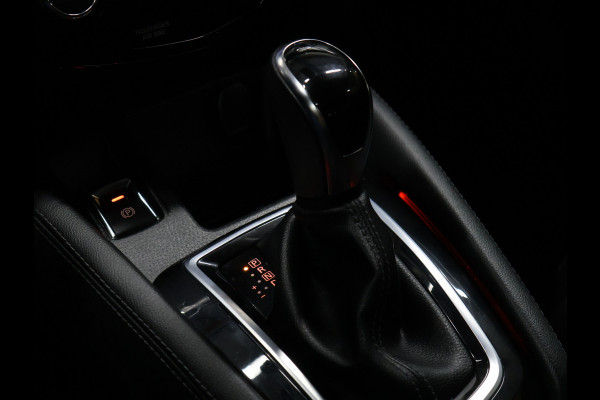 Nissan QASHQAI 1.2 Tekna [TREKHAAK, 360° CAMERA, PDC, CRUISE, STOELVERWARMING, ELEKTRISCH VERSTELBARE STOELEN, BLUETOOTH, LANE ASSIST, NAVIGATIE, NIEUWSTAAT]