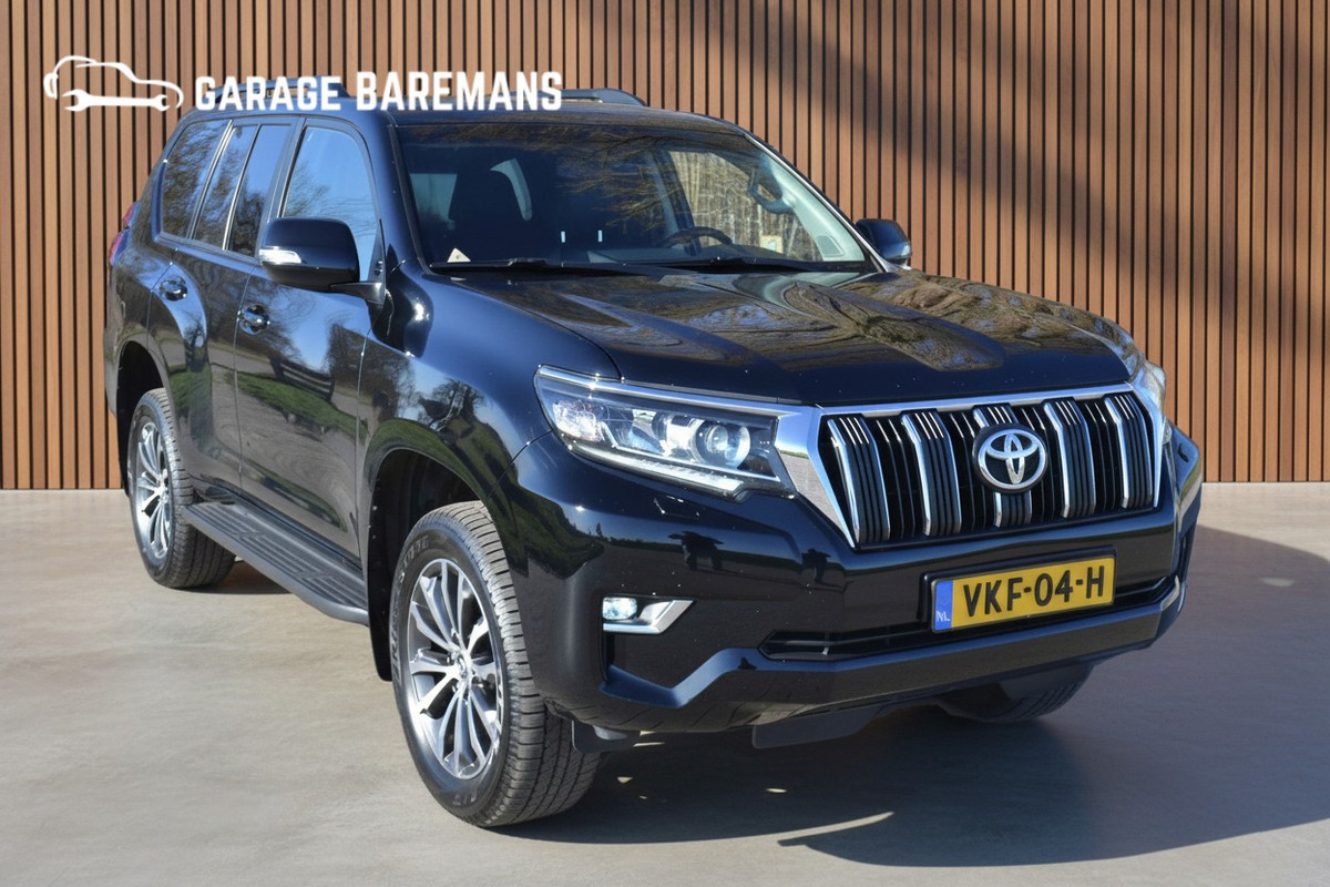 Toyota Land Cruiser 150 2.8 D-4D-F Professional Window Van