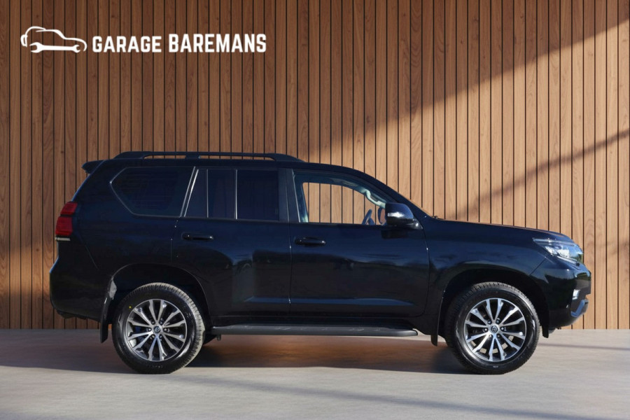 Toyota Land Cruiser 150 2.8 D-4D-F Professional Window Van