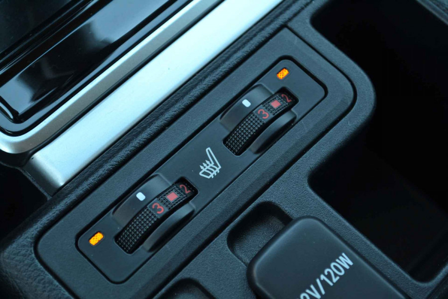 Toyota Land Cruiser 150 2.8 D-4D-F Professional Window Van