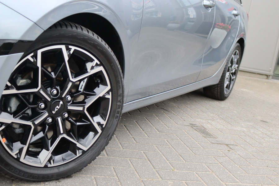 Kia Ceed Sportswagon 1.5 T-GDi 140PK Automaat GT-Line 11-2025!/Navigatie/Adapt.-cruise/Keyfree/Winter-pack