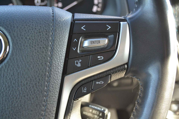Toyota Land Cruiser 150 2.8 D-4D-F Executive Window Van