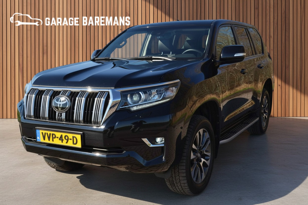 Toyota Land Cruiser 150 2.8 D-4D-F Professional Window Van