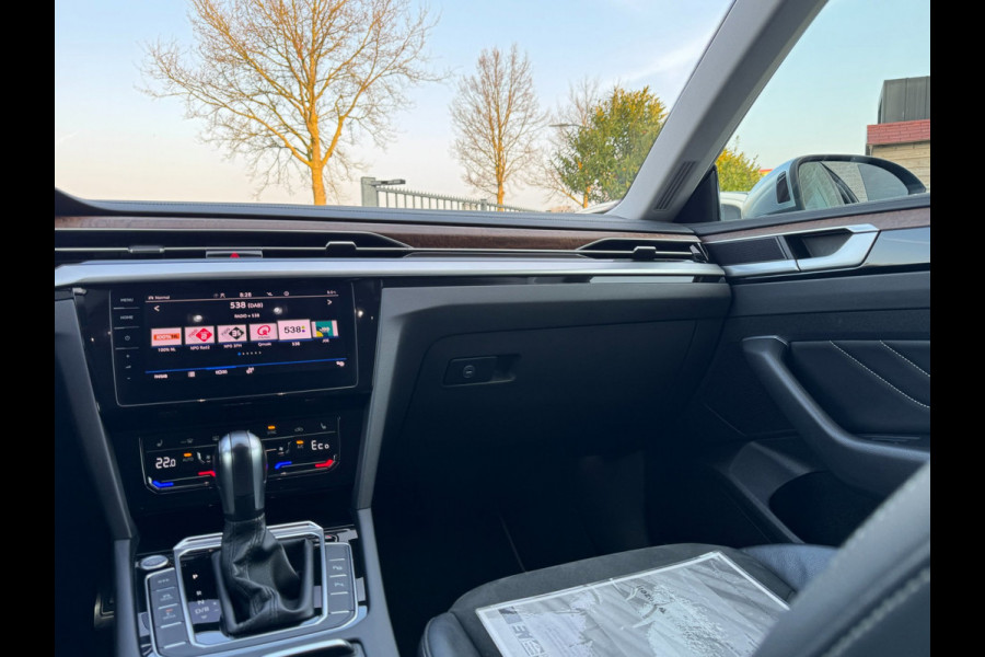 Volkswagen Arteon 1.4 TSI eHybrid Elegance SOH 92,8 %/ STANDK./ ERGOSTOELEN / CAMERA / TREKHAAK / 19INCH / ACC / STOELVERW. / NAVI