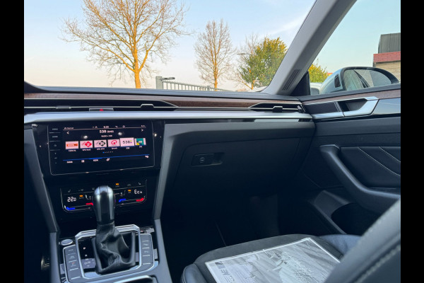 Volkswagen Arteon 1.4 TSI eHybrid Elegance SOH 92,8 %/ STANDK./ ERGOSTOELEN / CAMERA / TREKHAAK / 19INCH / ACC / STOELVERW. / NAVI