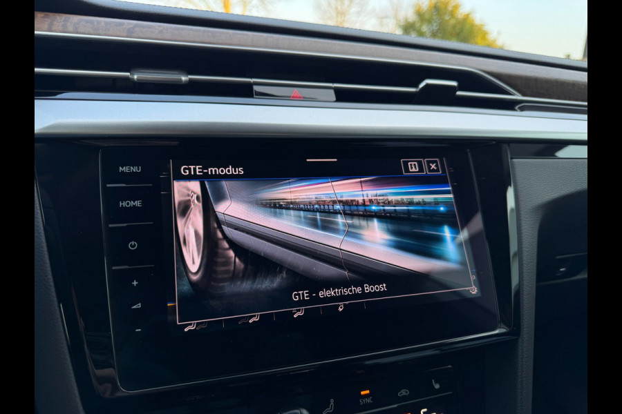 Volkswagen Arteon 1.4 TSI eHybrid Elegance SOH 92,8 %/ STANDK./ ERGOSTOELEN / CAMERA / TREKHAAK / 19INCH / ACC / STOELVERW. / NAVI