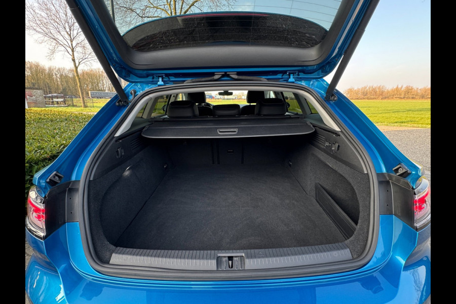 Volkswagen Arteon 1.4 TSI eHybrid Elegance SOH 92,8 %/ STANDK./ ERGOSTOELEN / CAMERA / TREKHAAK / 19INCH / ACC / STOELVERW. / NAVI