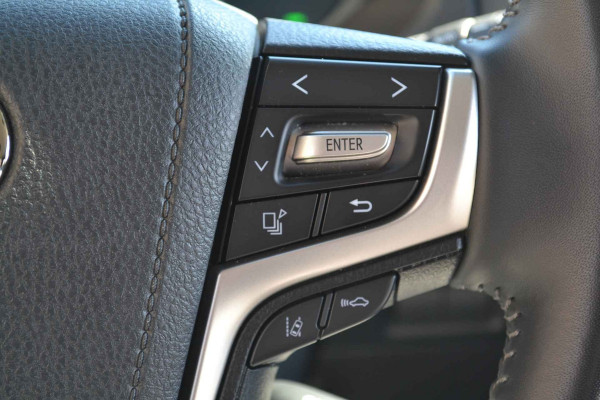 Toyota Land Cruiser 150 2.8 D-4D-F Professional Window Van