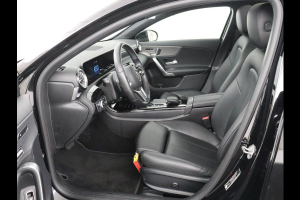 Mercedes-Benz A-Klasse 250e Progressive | SOH 97,9% | Panoramadak | Leder | Stoelverwarming | Memory | Carplay | Sfeerverlichting | Keyless | Widescreen | Camera | Full LED | Navigatie | PHEV | Plug In