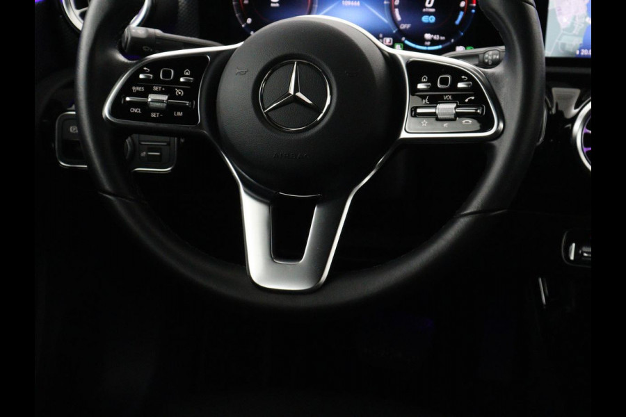 Mercedes-Benz A-Klasse 250e Progressive | SOH 97,9% | Panoramadak | Leder | Stoelverwarming | Memory | Carplay | Sfeerverlichting | Keyless | Widescreen | Camera | Full LED | Navigatie | PHEV | Plug In