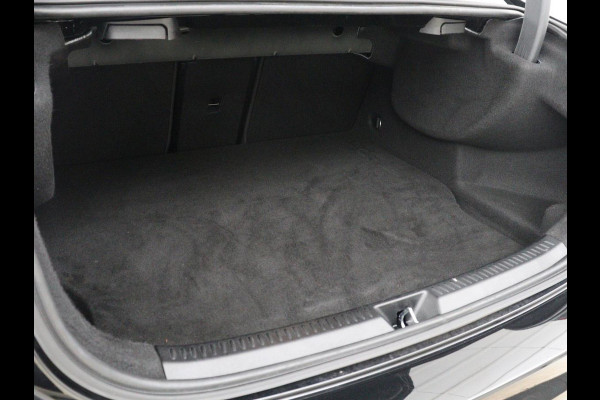 Mercedes-Benz A-Klasse 250e Progressive | SOH 97,9% | Panoramadak | Leder | Stoelverwarming | Memory | Carplay | Sfeerverlichting | Keyless | Widescreen | Camera | Full LED | Navigatie | PHEV | Plug In
