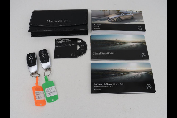 Mercedes-Benz A-Klasse 250e Progressive | SOH 97,9% | Panoramadak | Leder | Stoelverwarming | Memory | Carplay | Sfeerverlichting | Keyless | Widescreen | Camera | Full LED | Navigatie | PHEV | Plug In