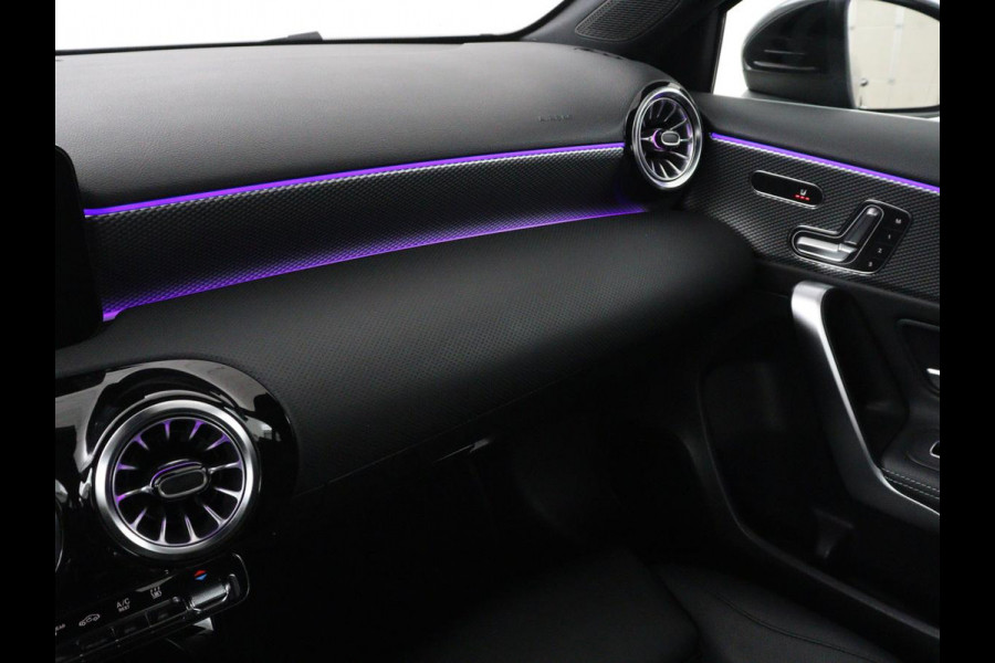 Mercedes-Benz A-Klasse 250e Progressive | SOH 97,9% | Panoramadak | Leder | Stoelverwarming | Memory | Carplay | Sfeerverlichting | Keyless | Widescreen | Camera | Full LED | Navigatie | PHEV | Plug In