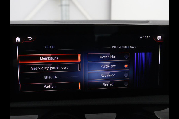 Mercedes-Benz A-Klasse 250e Progressive | SOH 97,9% | Panoramadak | Leder | Stoelverwarming | Memory | Carplay | Sfeerverlichting | Keyless | Widescreen | Camera | Full LED | Navigatie | PHEV | Plug In