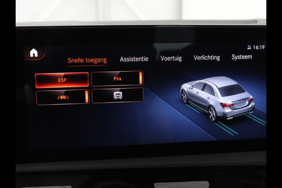 Mercedes-Benz A-Klasse 250e Progressive | SOH 97,9% | Panoramadak | Leder | Stoelverwarming | Memory | Carplay | Sfeerverlichting | Keyless | Widescreen | Camera | Full LED | Navigatie | PHEV | Plug In